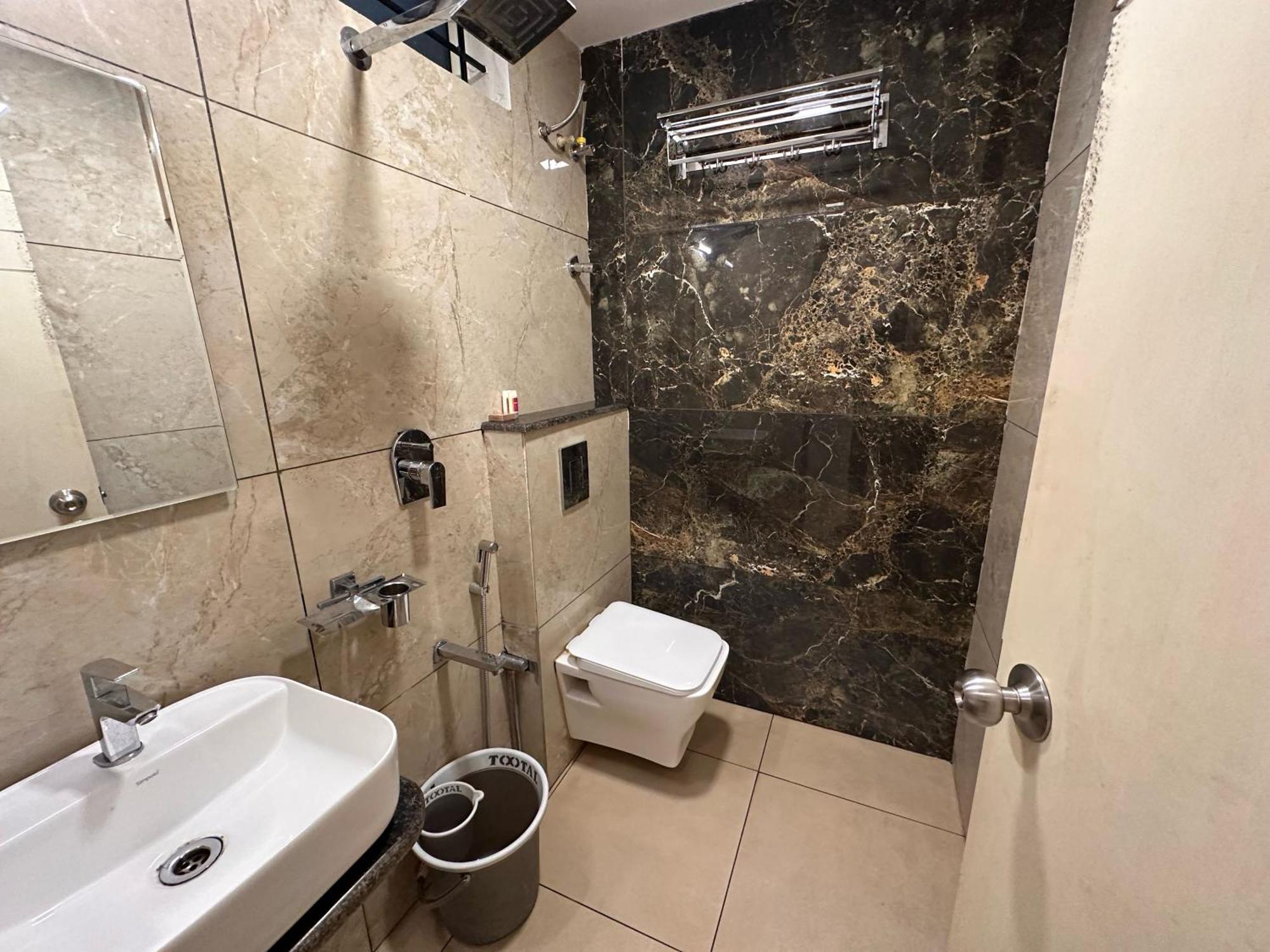 Hotel Collection O Local Square | Whitefield Bengaluru Zewnętrze zdjęcie